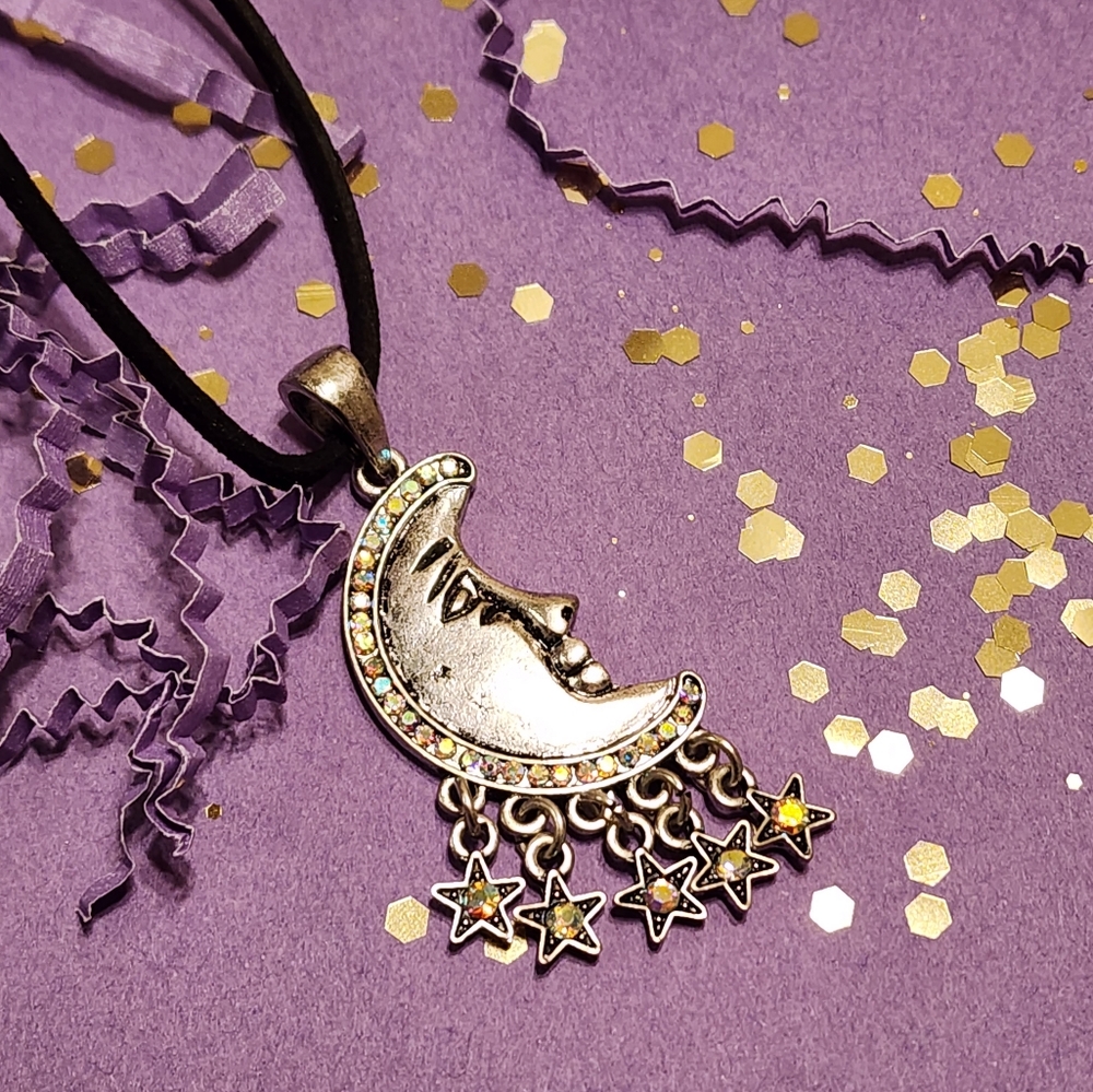 Cresent Moon Necklace‎